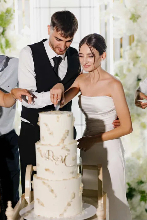 Tort de nuntă personalizat